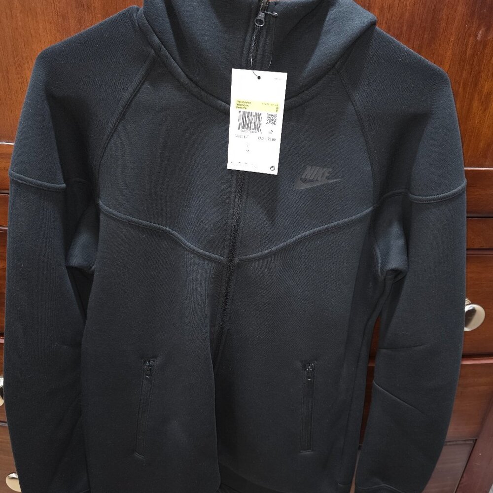 Womens Nike Tech jacket size small